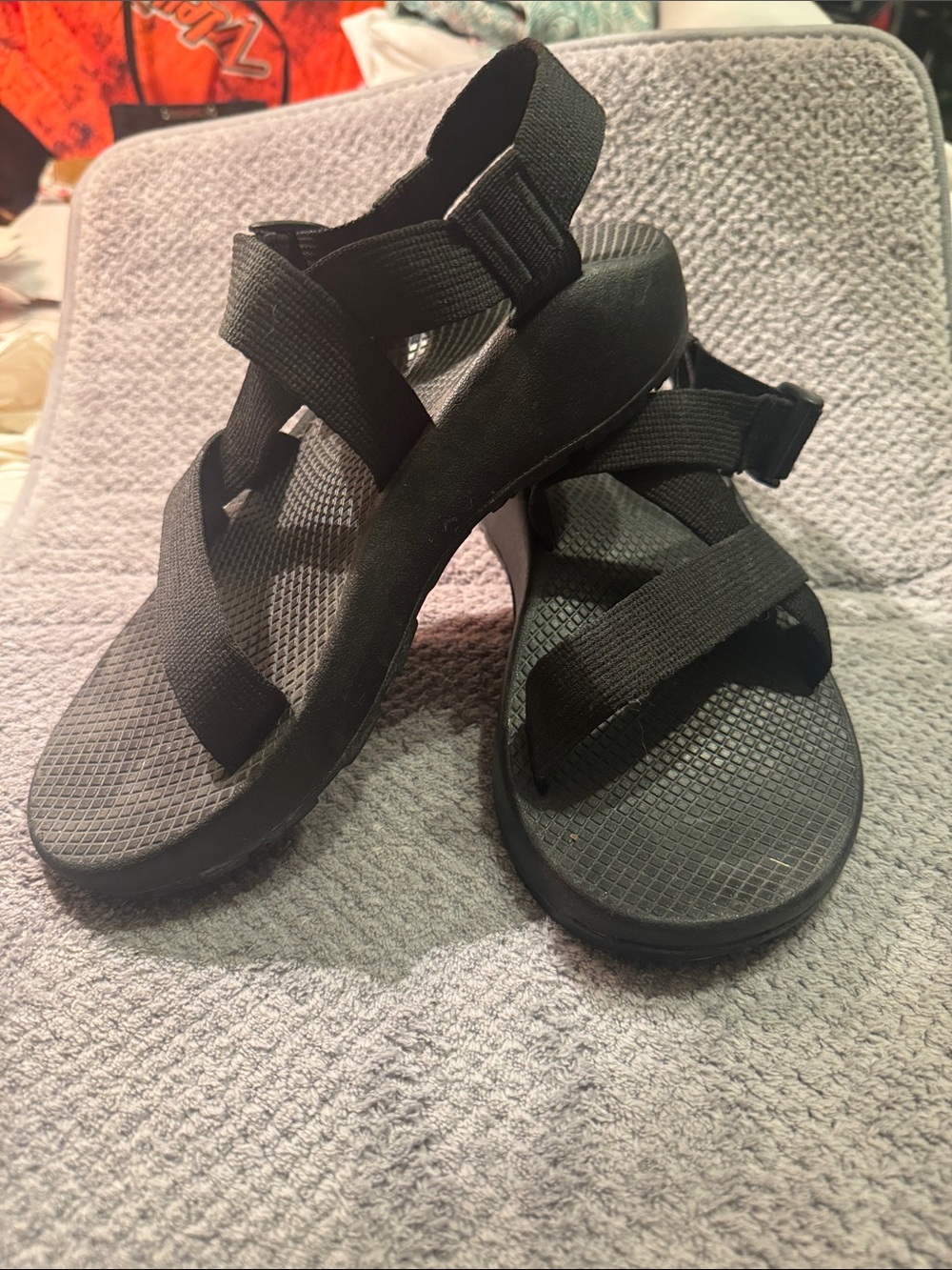 MEN CHACO’S size 7 black
